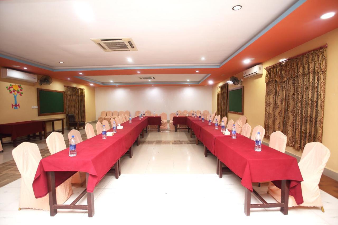 Oyo 705 Hotel De Namaste Surkhet Bagian luar foto